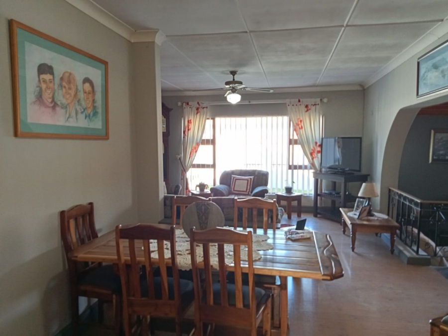 4 Bedroom Property for Sale in Greenfields Eastern Cape